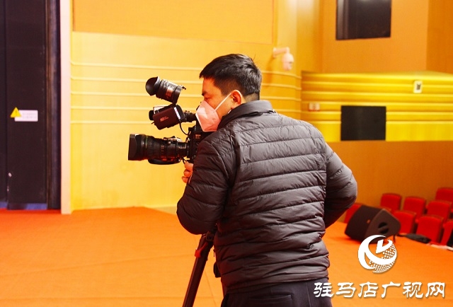 “兩會(huì)”花絮|跟隨鏡頭去看看這些幕后的身影(組圖)