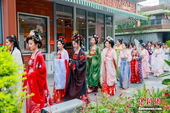 明清兩代流行的馬面裙，有哪些特點(diǎn)？