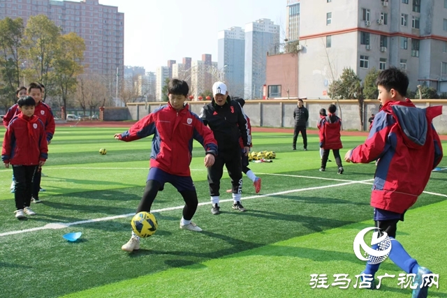 “奔跑吧•少年”冠軍進校園活動走進駐馬店實驗小學