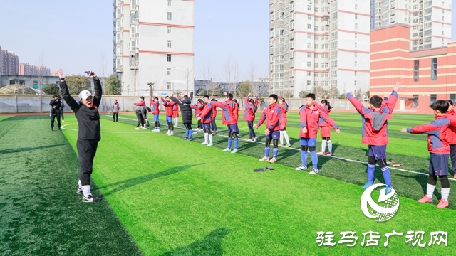 “奔跑吧•少年”冠軍進校園活動走進駐馬店實驗小學