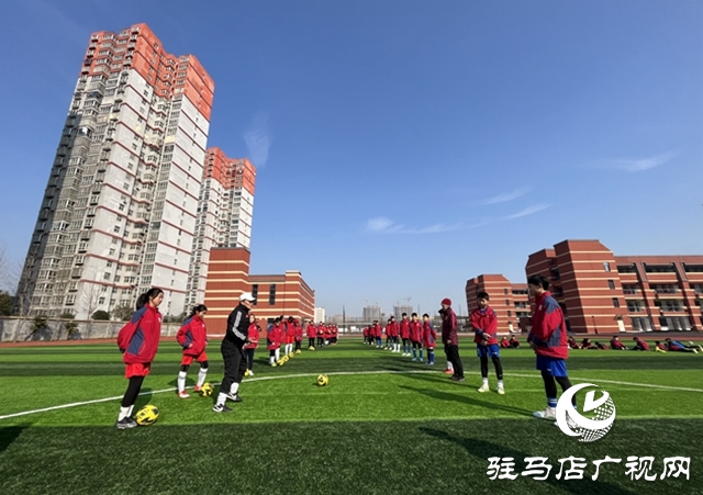 “奔跑吧•少年”冠軍進校園活動走進駐馬店實驗小學