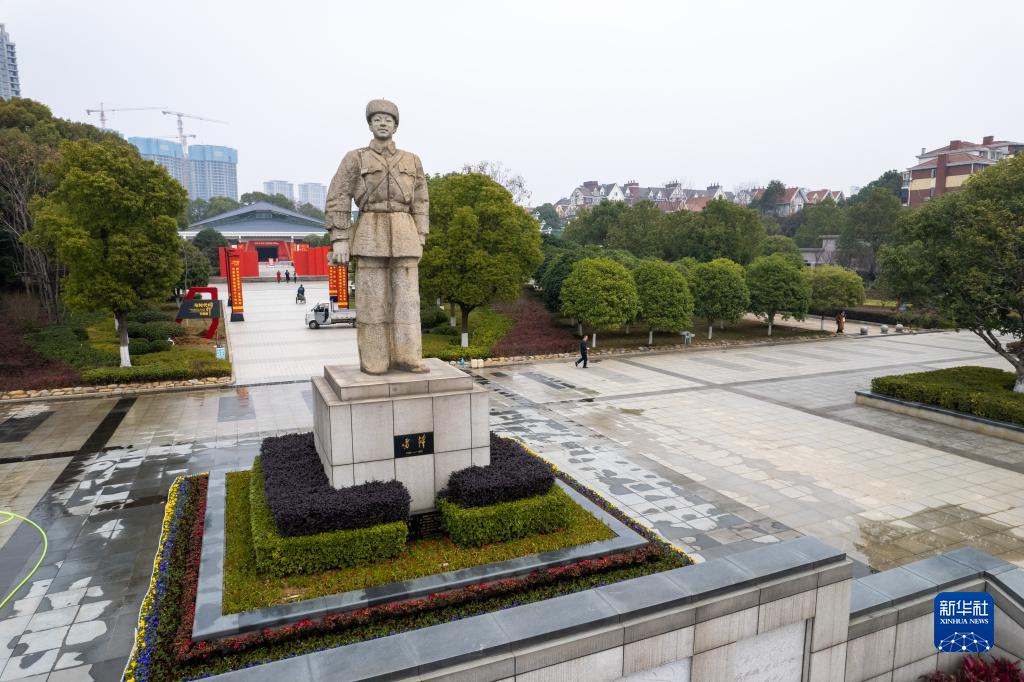 習(xí)近平總書記關(guān)切事丨新時(shí)代，這座豐碑持續(xù)激發(fā)崇德向善磅礴偉力