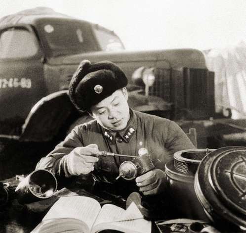 學(xué)習(xí)進(jìn)行時(shí)丨“要學(xué)習(xí)雷鋒同志的幸福感”