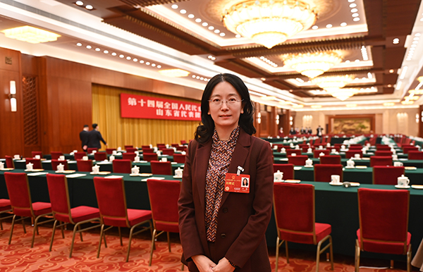 全國(guó)人大代表李燕：建立健全研究型醫(yī)生培養(yǎng)機(jī)制