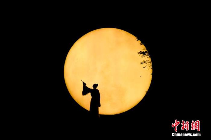 別再光說happy birthday了，學(xué)學(xué)古人如何祝壽唄！