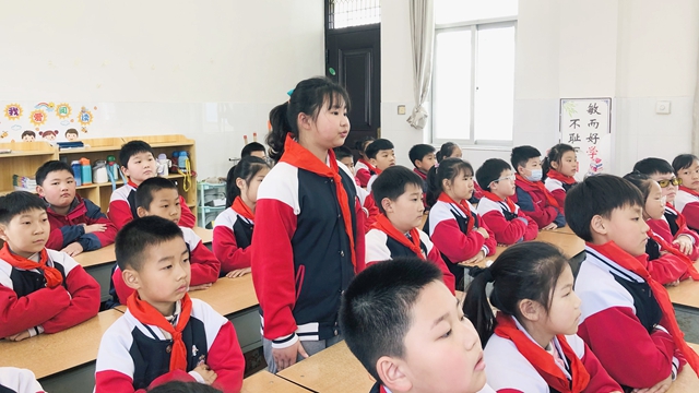 駐馬店實(shí)驗(yàn)小學(xué)開展安全教育日主題活動(dòng)