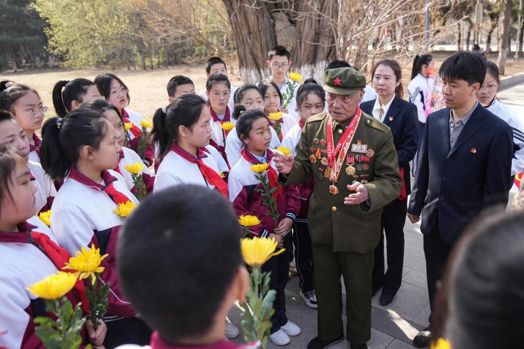 憶親人、祭先烈、踏青游——全國多地清朗過清明