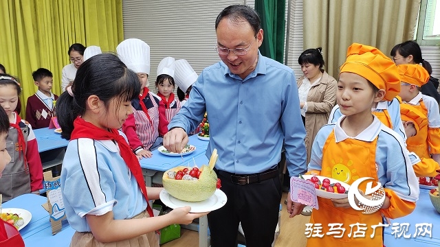 駐馬店實驗小學:勞動書寫精彩 奮斗展示自我