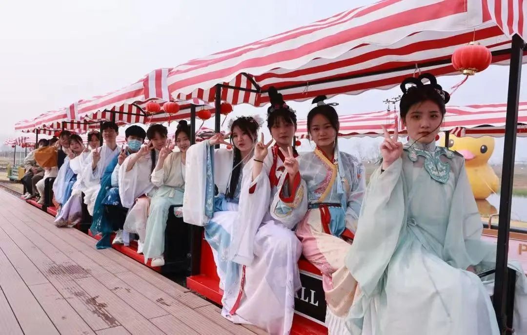“五一”假期供需兩旺 濟(jì)源繪就“詩(shī)和遠(yuǎn)方”