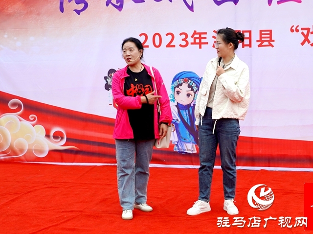 泌陽(yáng)縣“戲曲進(jìn)校園”活動(dòng)走進(jìn)泌陽(yáng)中學(xué)