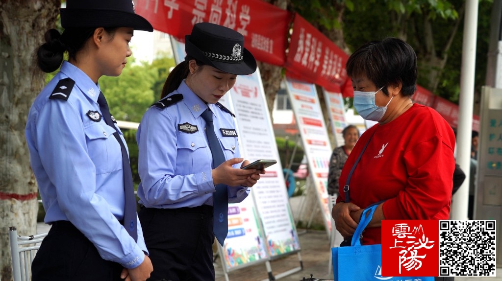 泌陽縣開展“熱愛科學(xué) 崇尚科學(xué)”科技活動(dòng)周宣傳活動(dòng)