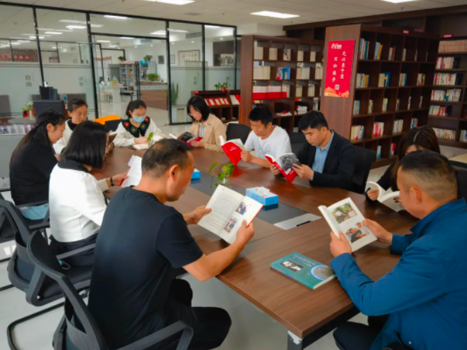 追隨總書記足跡 書寫青春華章——駐馬店市紀(jì)委監(jiān)委機(jī)關(guān)五月開展“每月一主題”讀書分享活動(dòng)