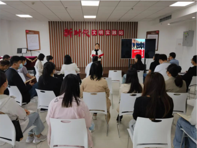 追隨總書記足跡 書寫青春華章——駐馬店市紀(jì)委監(jiān)委機(jī)關(guān)五月開展“每月一主題”讀書分享活動(dòng)