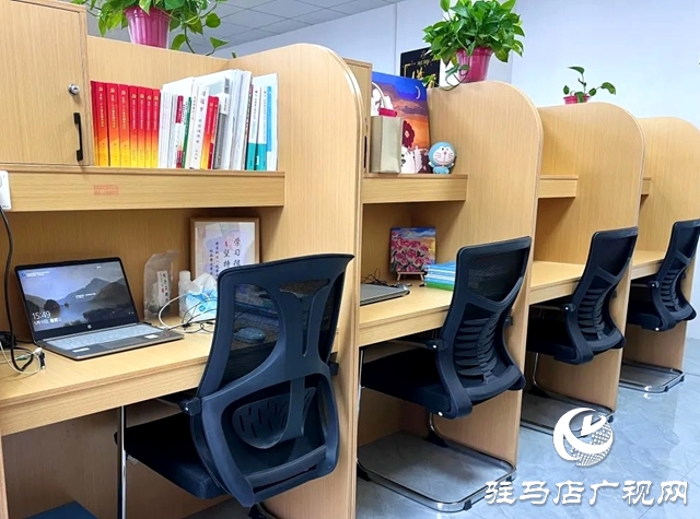 免費(fèi)為高三學(xué)生提供專業(yè)自習(xí)室！泌陽縣織夢島青年之家助力高考！