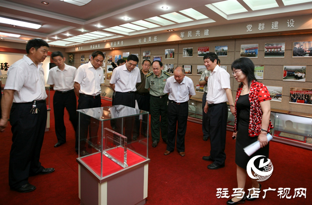 駐馬店市“紀(jì)念延安雙擁運(yùn)動(dòng)80周年·雙擁杯”攝影展頒獎(jiǎng)儀式舉行