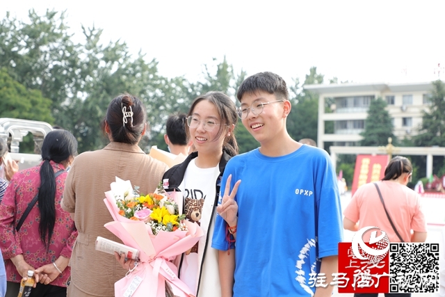 高考結(jié)束了！看泌陽考點這些溫暖瞬間