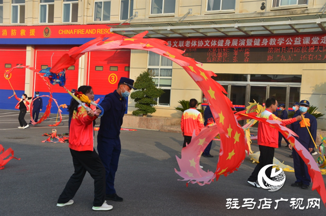 駐馬店市“紀(jì)念延安雙擁運(yùn)動(dòng)80周年·雙擁杯”攝影展頒獎(jiǎng)儀式舉行