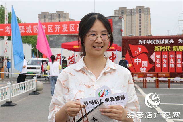 青春不過(guò)時(shí) 畢業(yè)不散場(chǎng) 同窗三載 友誼永在