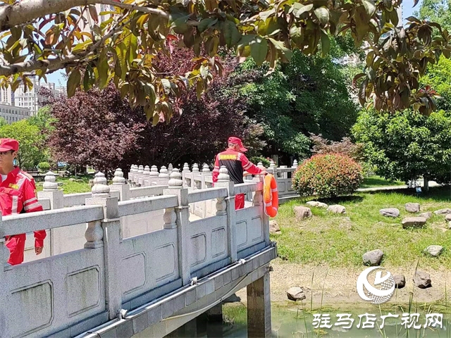 駐馬店:多部門攜手開展水上救援設(shè)施投放活動(dòng)