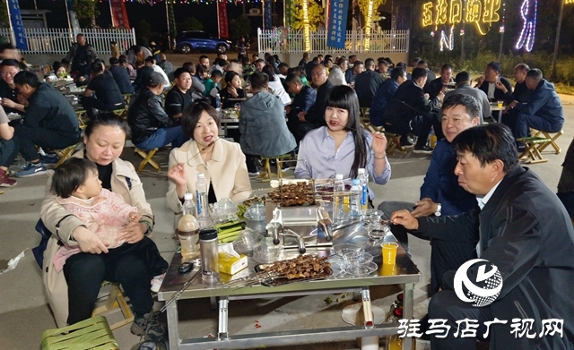 河南駐馬店驛城區(qū)：“魏莊燒烤”激發(fā)鄉(xiāng)村經(jīng)濟新活力