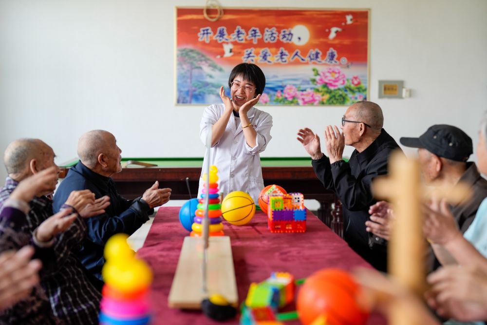 多地老齡化程度加深 如何面對(duì)人口發(fā)展新常態(tài)？——中國(guó)探索應(yīng)對(duì)人口發(fā)展新趨勢(shì)的生動(dòng)實(shí)踐