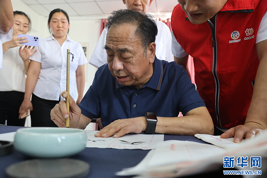 河南：讓墨香浸潤(rùn)校園