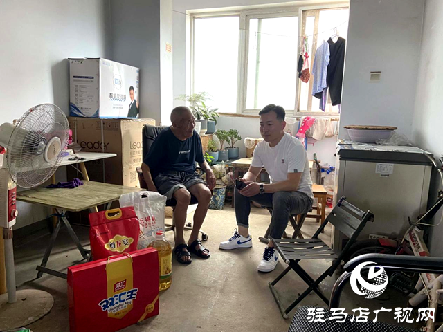 “八一”暖心慰問 情系退伍老兵