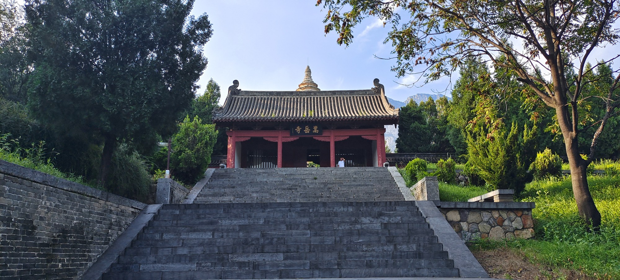行走河南·讀懂中國丨“華夏第一塔”嵩岳寺塔：居天地之中 獨守千年孤獨