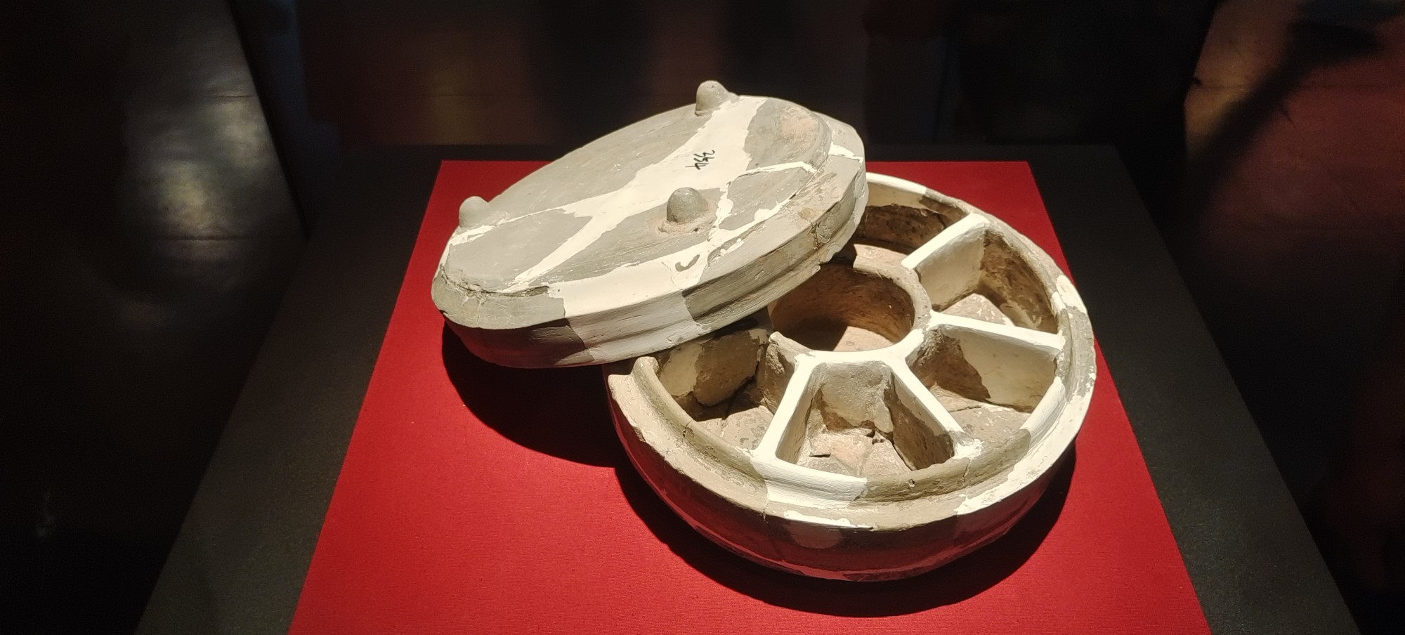 行走河南·讀懂中國丨曹操的“薄葬”有多?。拷疸y珠寶！想多了