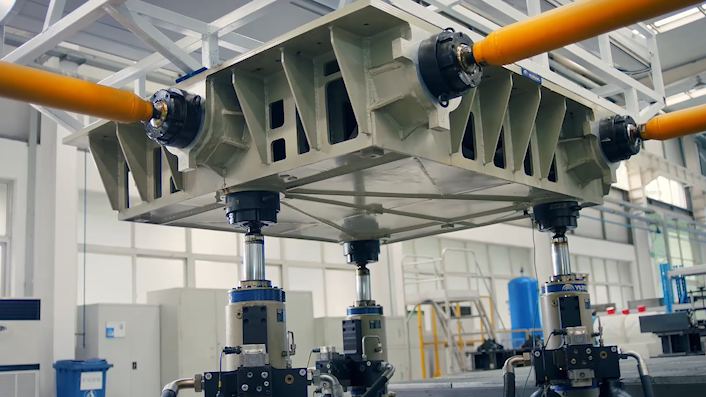 新能源汽車出口增3倍 外貿(mào)“新三樣”見證河南換道領(lǐng)跑|非主流數(shù)據(jù)里的經(jīng)濟脈動⑥