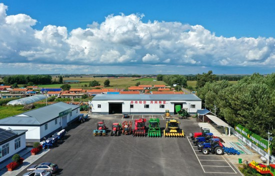 跟著總書(shū)記看中國(guó)丨吉林黑土地上筑起中國(guó)大糧倉(cāng)