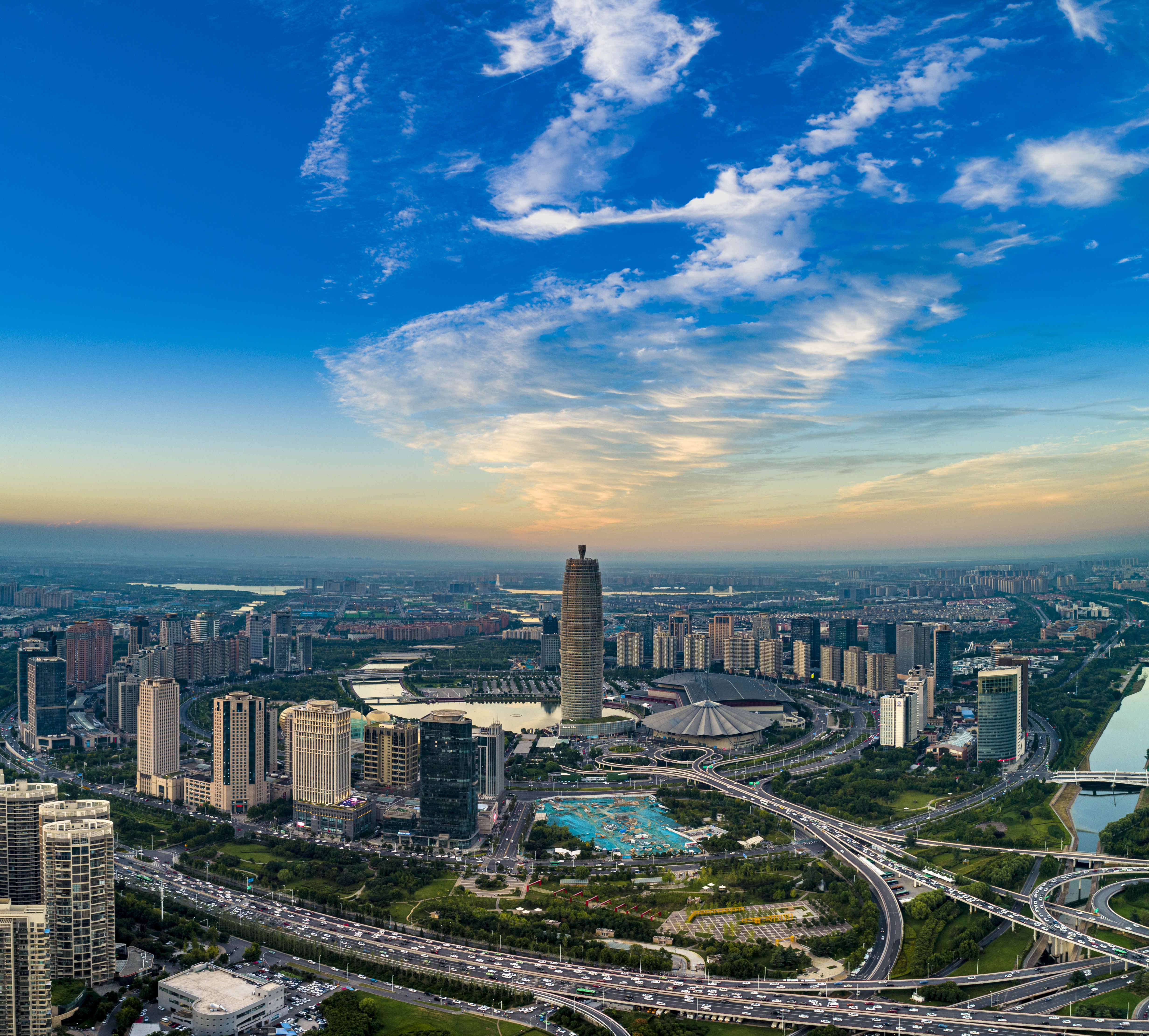 今年上半年新招引青年人才14.2萬(wàn)人 鄭州年輕度居全國(guó)第五