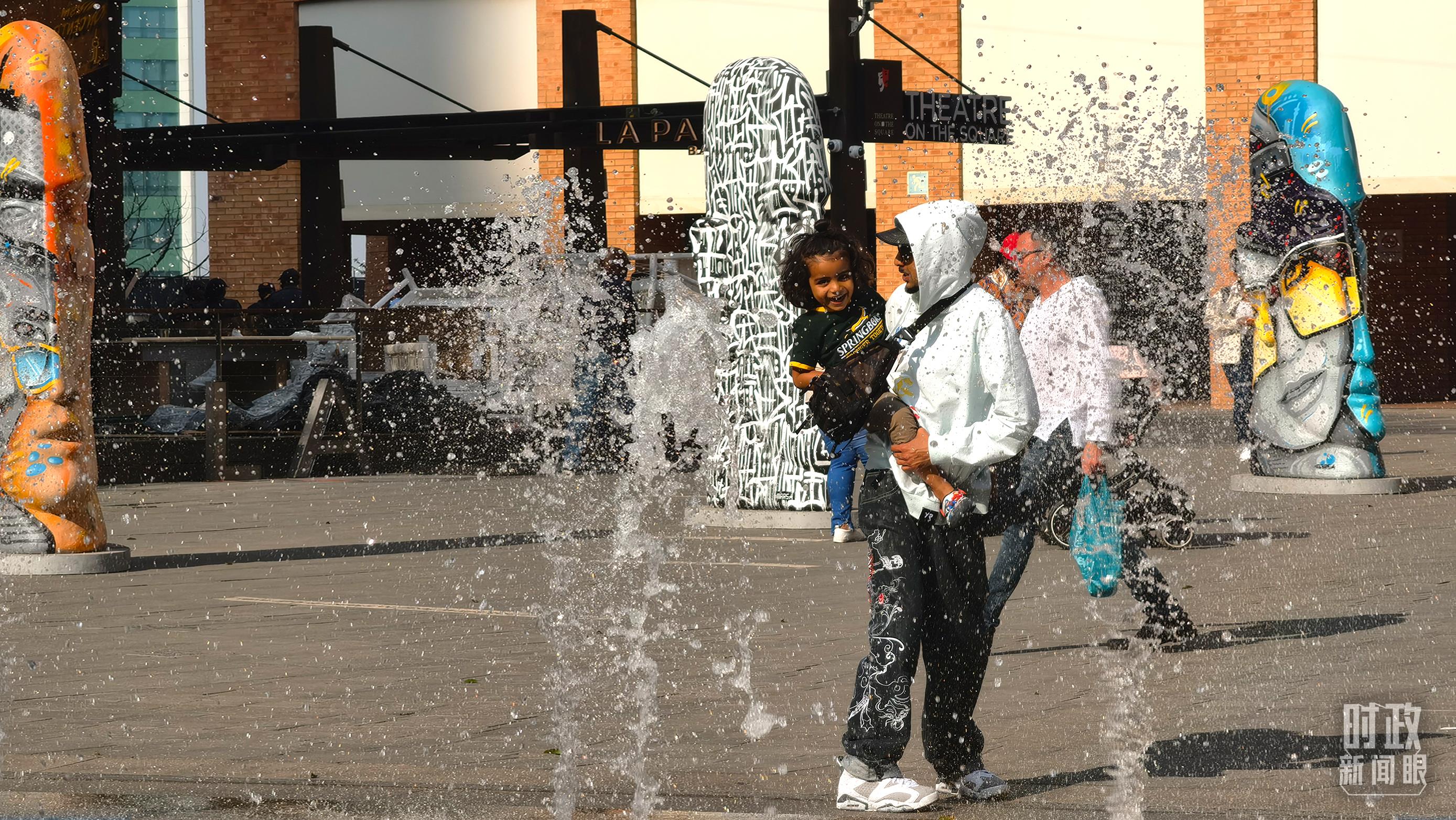 時(shí)政新聞眼丨習(xí)近平抵達(dá)南非，這些重要議程值得關(guān)注