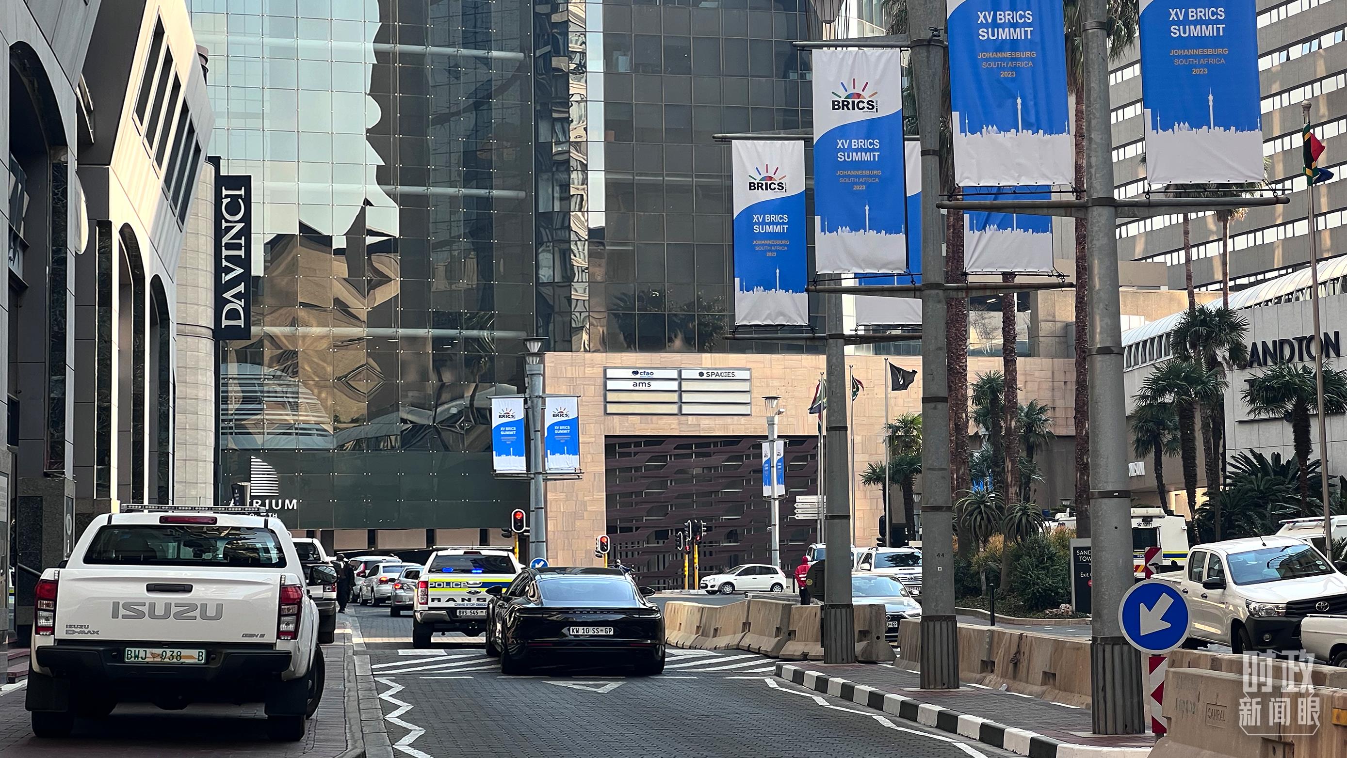 時(shí)政新聞眼丨習(xí)近平抵達(dá)南非，這些重要議程值得關(guān)注