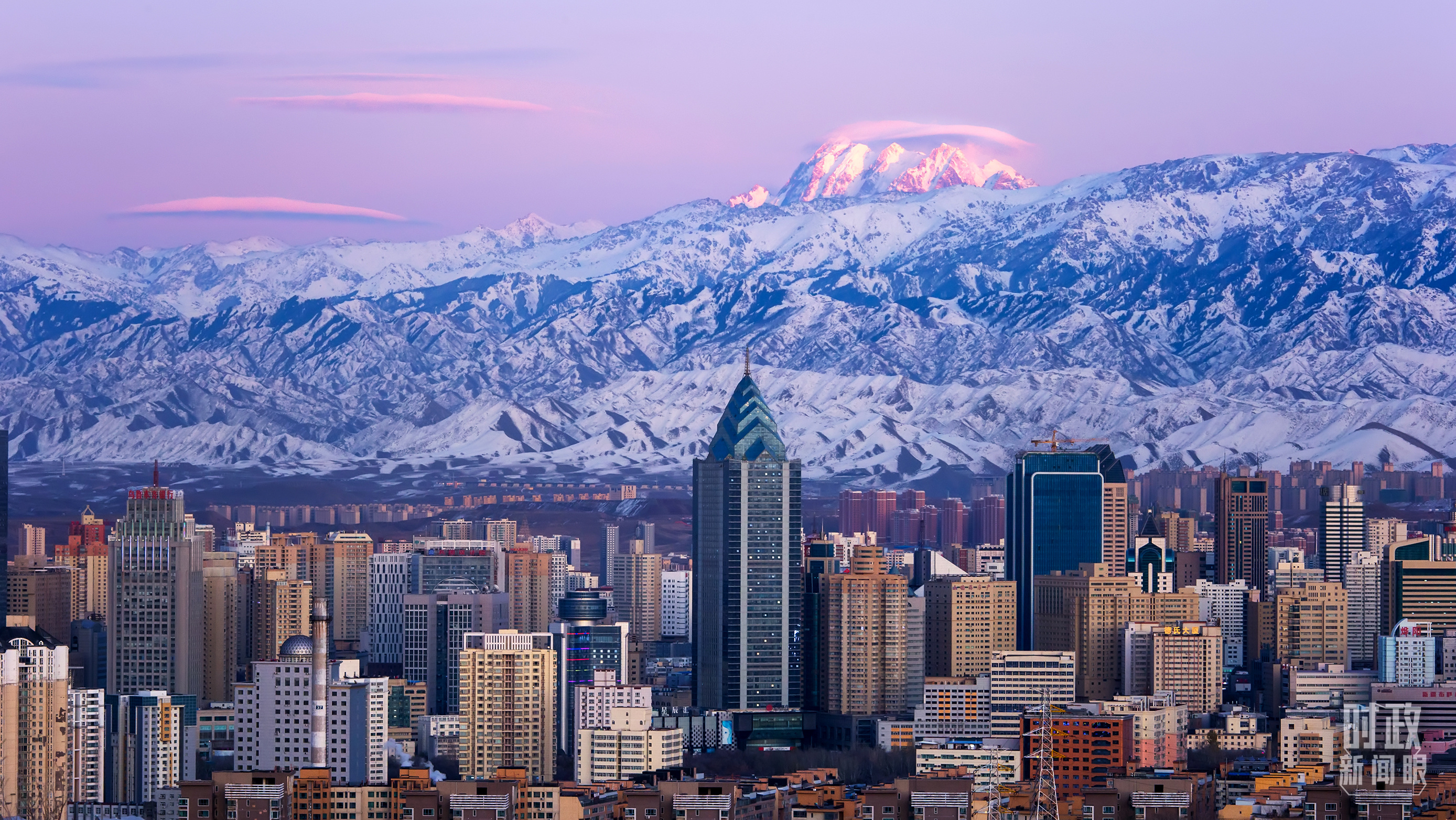 時(shí)政新聞眼丨在烏魯木齊專門聽取匯報(bào)，習(xí)近平對新疆工作作出這些重要部署