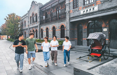 “導游也是一道美麗的風景”