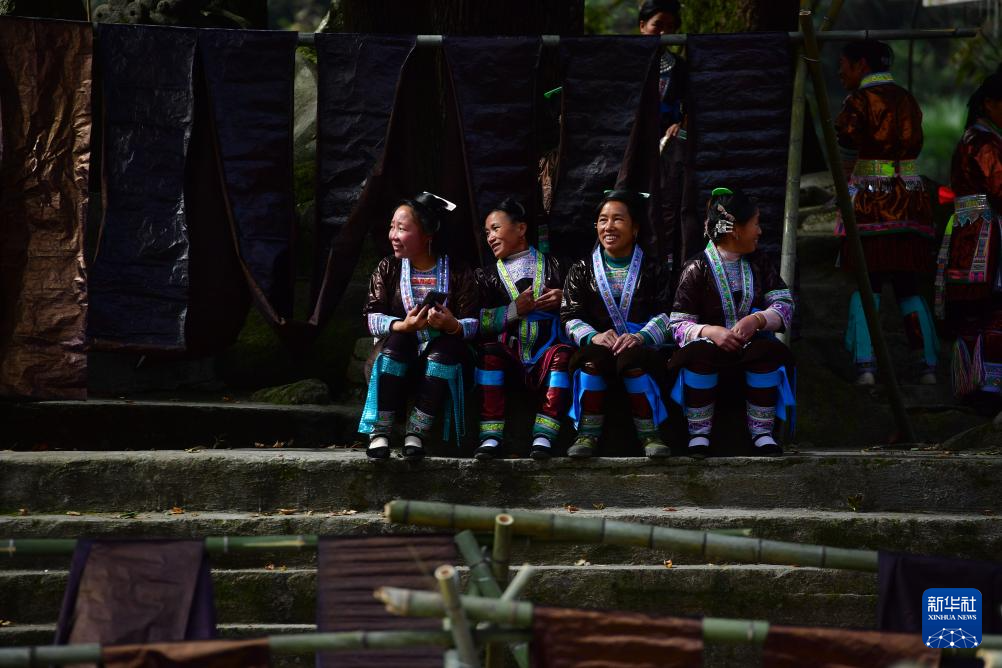 廣西苗族這件衣服，一做就是一年
