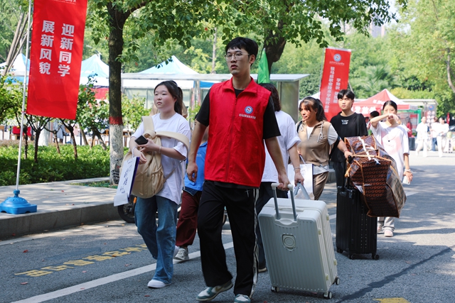 駐馬店職業(yè)技術(shù)學(xué)院：做足“功課”迎開(kāi)學(xué)