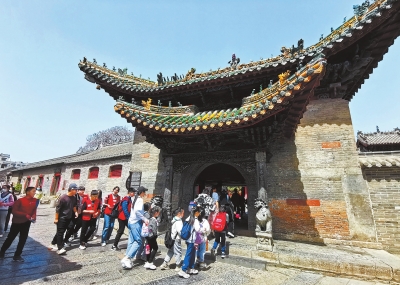 新時(shí)代 新征程 新偉業(yè)丨“藥都”誠邀四海賓 “鈞都”笑迎八方客 魅力禹州 “藥”“瓷”爭(zhēng)輝煥新彩