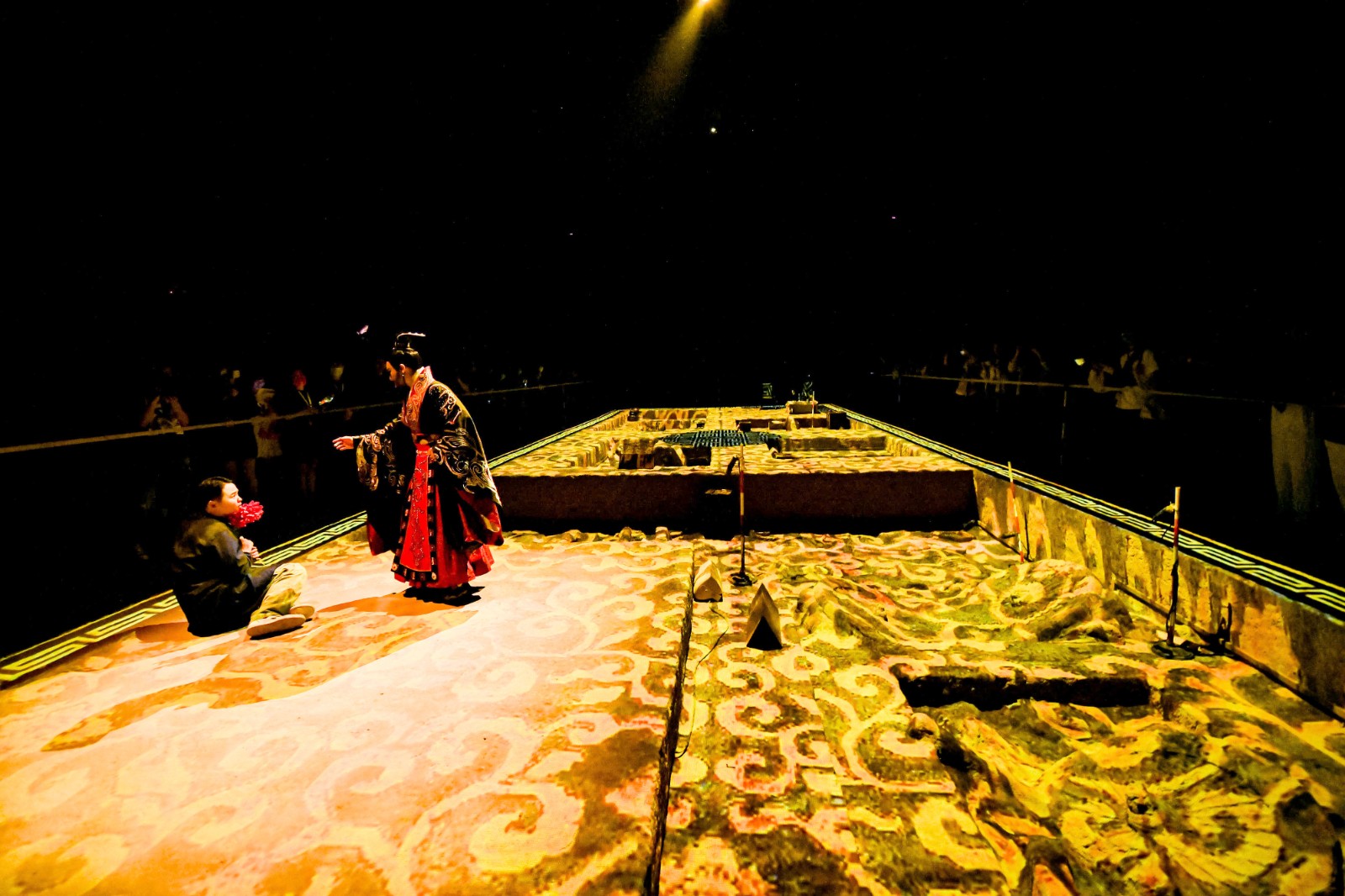 從“河”而來丨探尋“我們是誰？”中外媒體走進“只有河南·戲劇幻城”