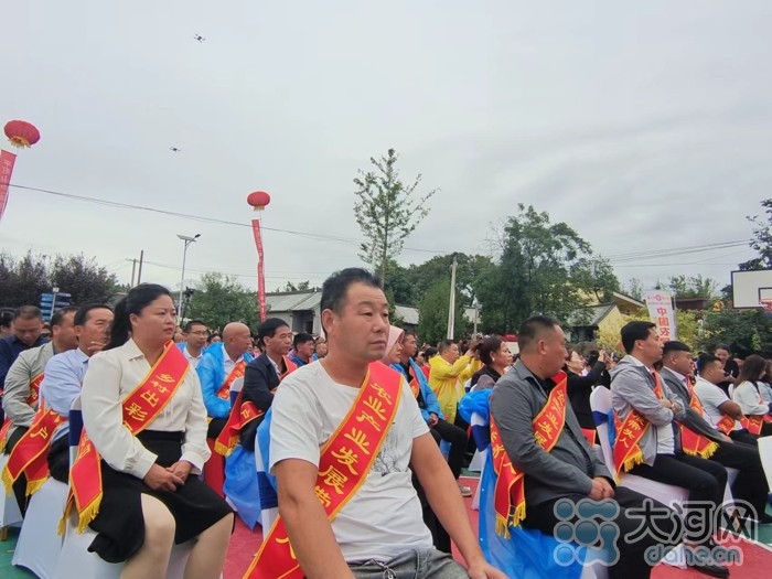 稻花香里說豐年丨劉蘭芳點贊種糧大戶！平頂山慶祝2023年中國農(nóng)民豐收節(jié)