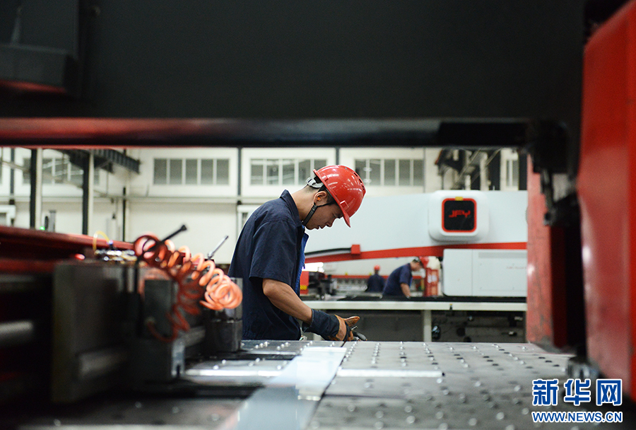 河南許昌:數(shù)字化生產(chǎn)賦能企業(yè)“制造”變“智造”