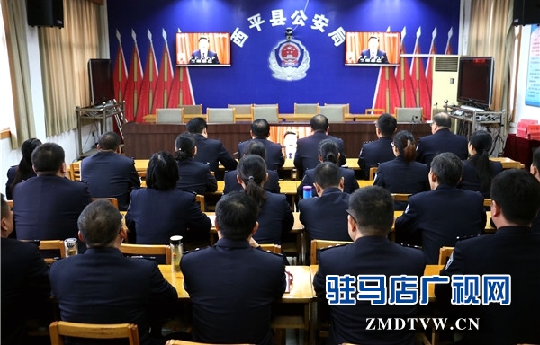 駐馬店各縣區(qū)組織收聽(tīng)收看“十九大”開(kāi)幕式盛況