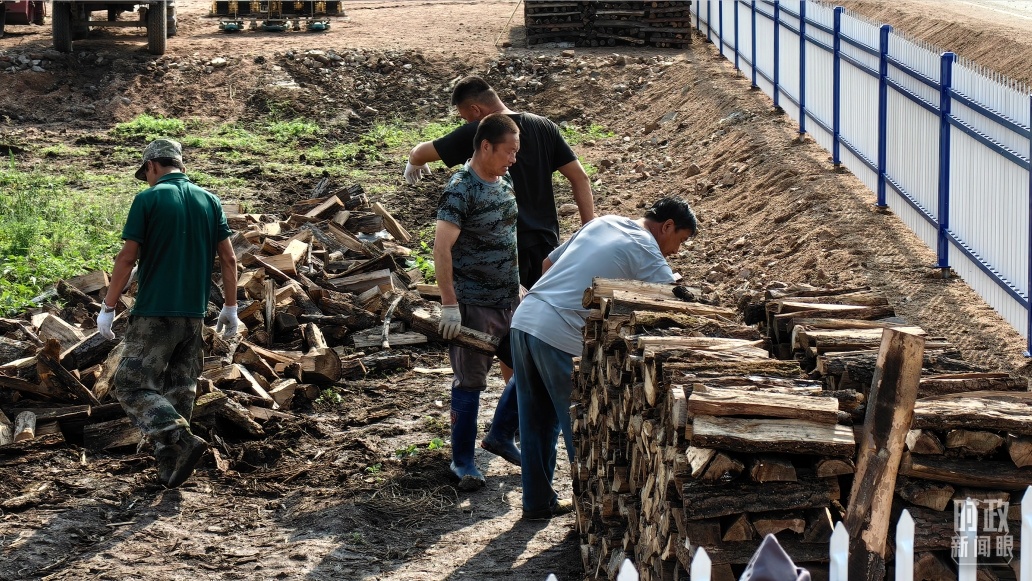 時政新聞眼丨在國慶招待會上，習近平強調(diào)“團結(jié)就是力量，信心賽過黃金”