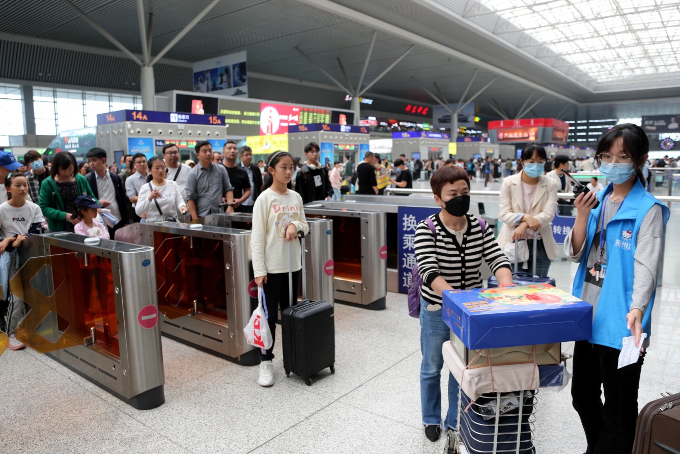 人從眾！國鐵集團(tuán)鄭州局9月29日開行列車1301趟 其中加開臨客136趟