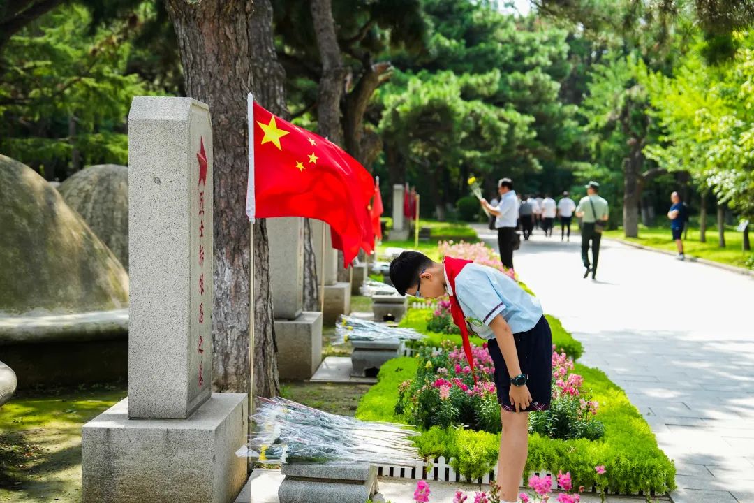 共和國不會忘記丨焦點(diǎn)網(wǎng)談