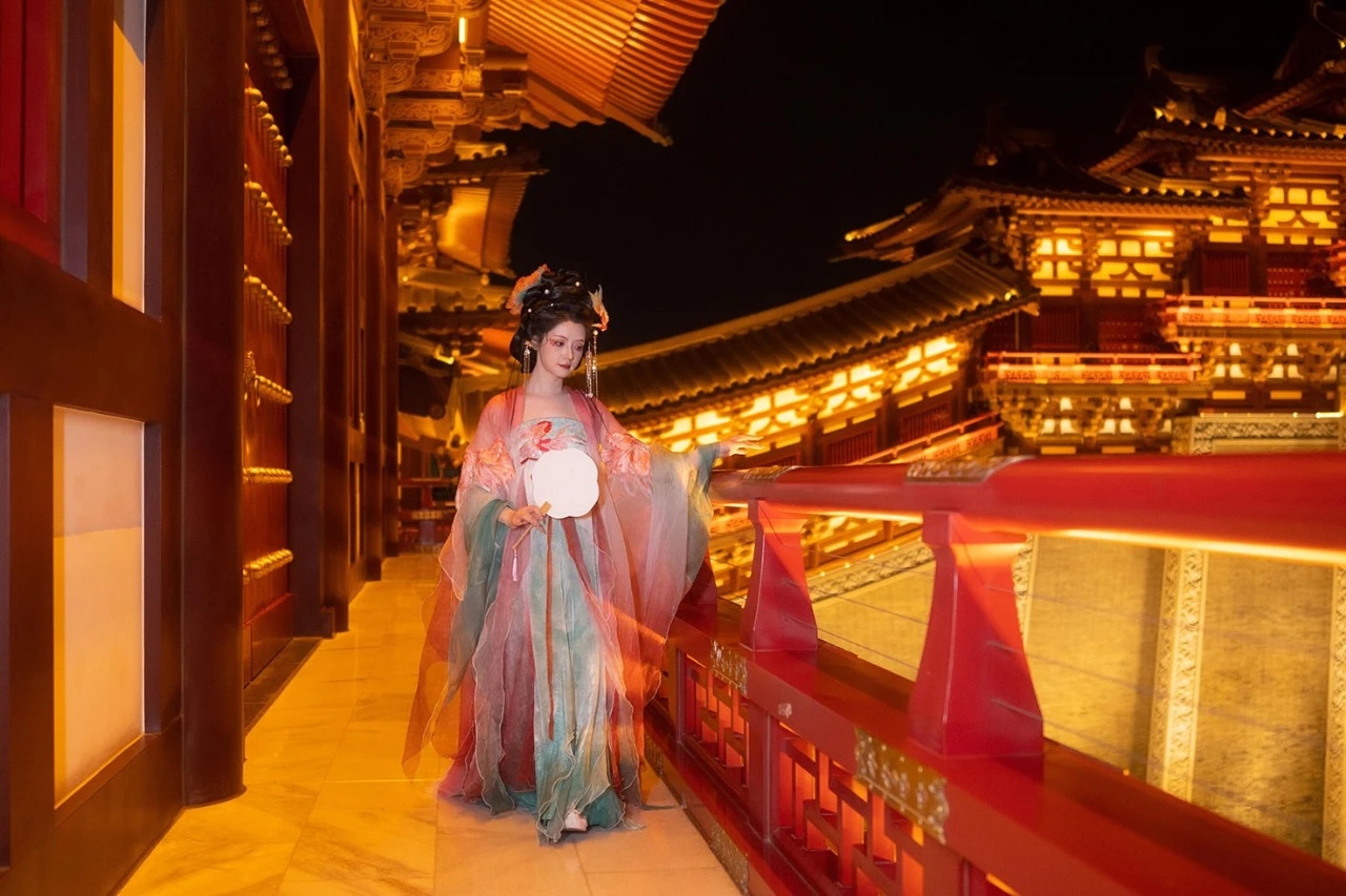 入戲洛陽(yáng)城，來(lái)一場(chǎng)穿越主題的城市漫步 | 國(guó)慶漫游Citywalk