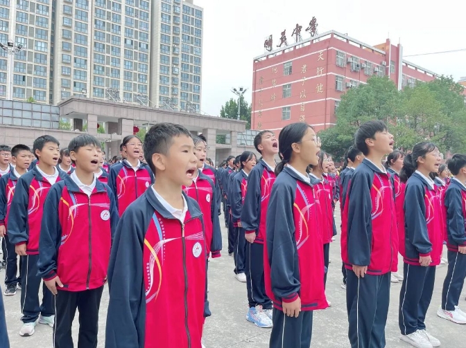 新蔡縣明英中學隆重舉行孔子誕辰2574周年紀念活動