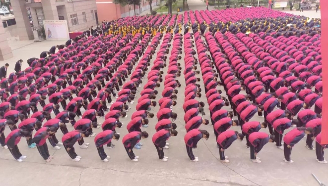 新蔡縣明英中學隆重舉行孔子誕辰2574周年紀念活動