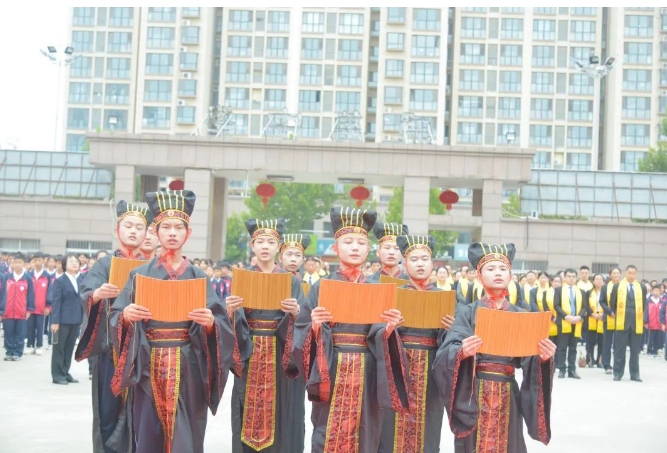 新蔡縣明英中學隆重舉行孔子誕辰2574周年紀念活動